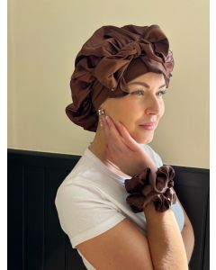 Bonnet en satin marron